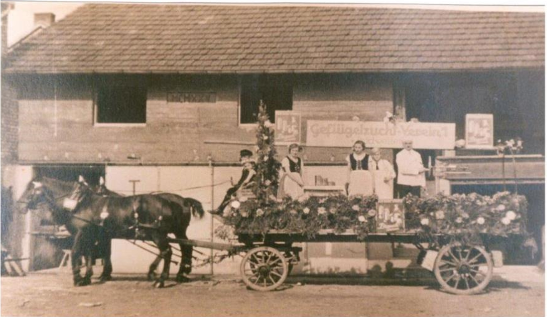 Festwagen des Geflügelzuchtvereins zum Erntedankfest in den 30-iger Jahren